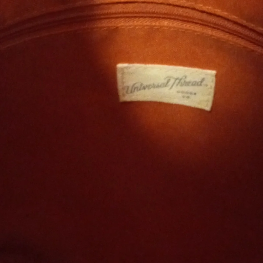 2 fer, large Universal Threads hobo-shoulder bag, NWT with full zip wallet, EUC